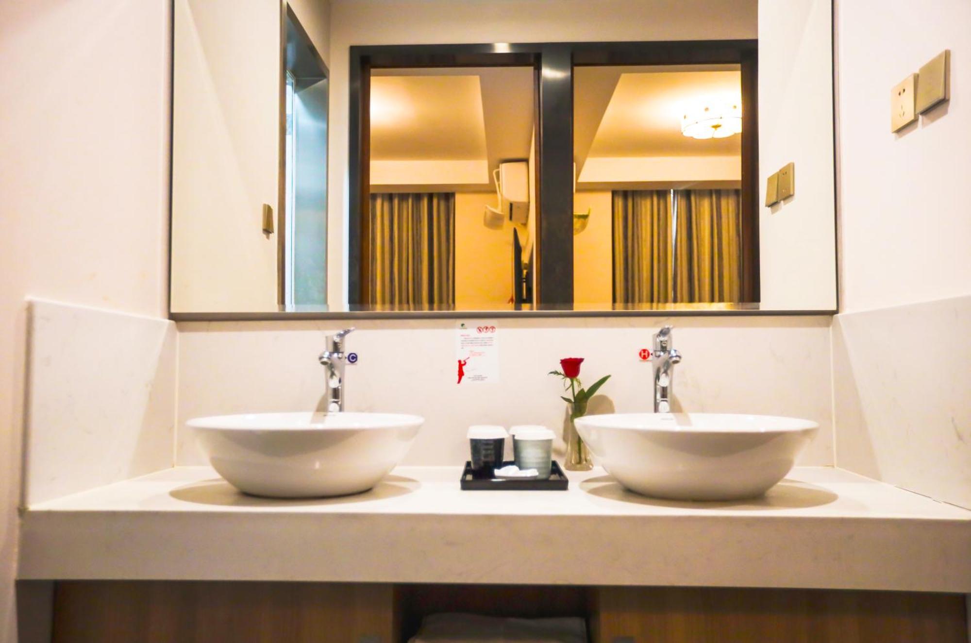 Zhong An Hotel Beijing Former Residence Of Journalist Edgar Snow -Free Laundry Service,Free Freshly Ground Coffee,Provide Tourism And Ticketing Service ,English Service ,Near Tian'Anmen Forbidden City,Wangfujing Walking Street Dış mekan fotoğraf
